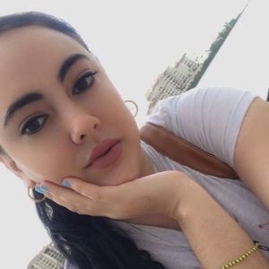 Meet your Posher, Roxana